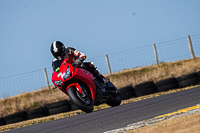 anglesey-no-limits-trackday;anglesey-photographs;anglesey-trackday-photographs;enduro-digital-images;event-digital-images;eventdigitalimages;no-limits-trackdays;peter-wileman-photography;racing-digital-images;trac-mon;trackday-digital-images;trackday-photos;ty-croes